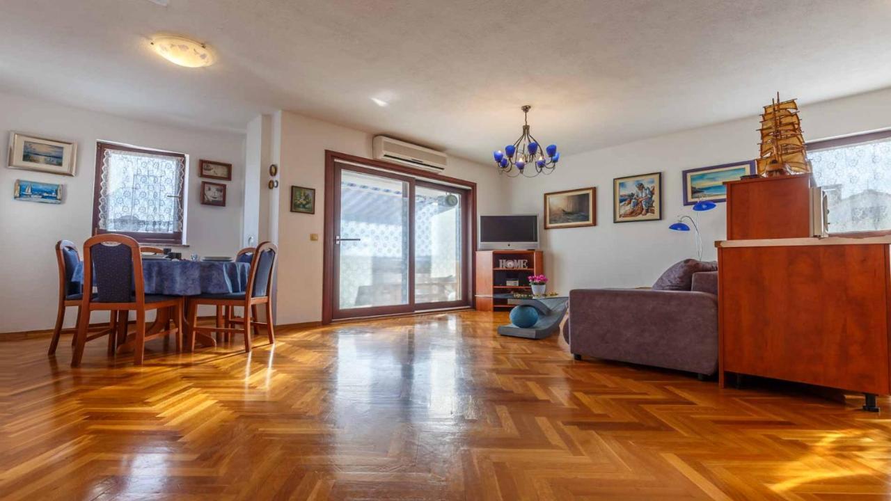 Apartman Mauro Malinska Exterior foto